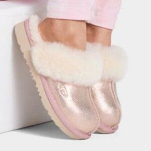 UGG Metallic Pink Sheepskin Slippers Size 4 NEW Cozy Shearling Mule